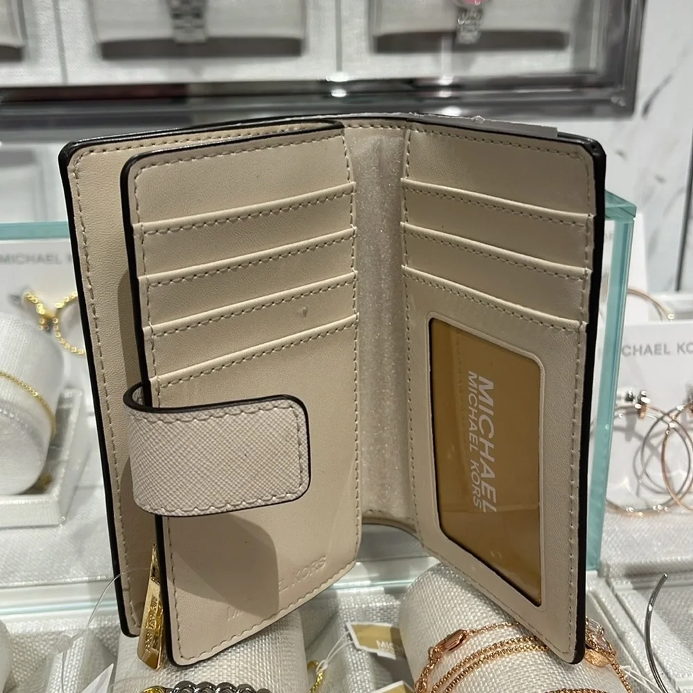Michael Kors Jet Set Md Floral Embellished Signature Logo Bi-Fold Wallet ZP CN